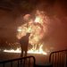 Protestuesit hedhin molotov drejt Ministrisë së Brendshme