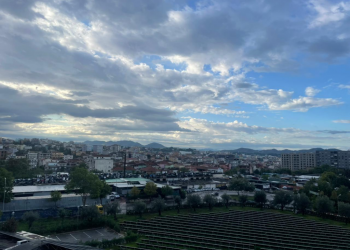 Temperaturat e ajrit pësojnë rritje, njihuni me parashikimin e motit për sot  