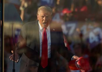 Sërish atentat ndaj Donald Trump? 49-vjeçari i arrestuar mbante me vete dy armë dhe pasaporta false 