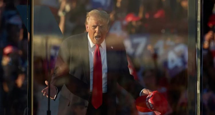 Sërish atentat ndaj Donald Trump? 49-vjeçari i arrestuar mbante me vete dy armë dhe pasaporta false 