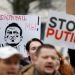 Opozitarët rusë në mërgim, marshim kundër Putinit në Berlin