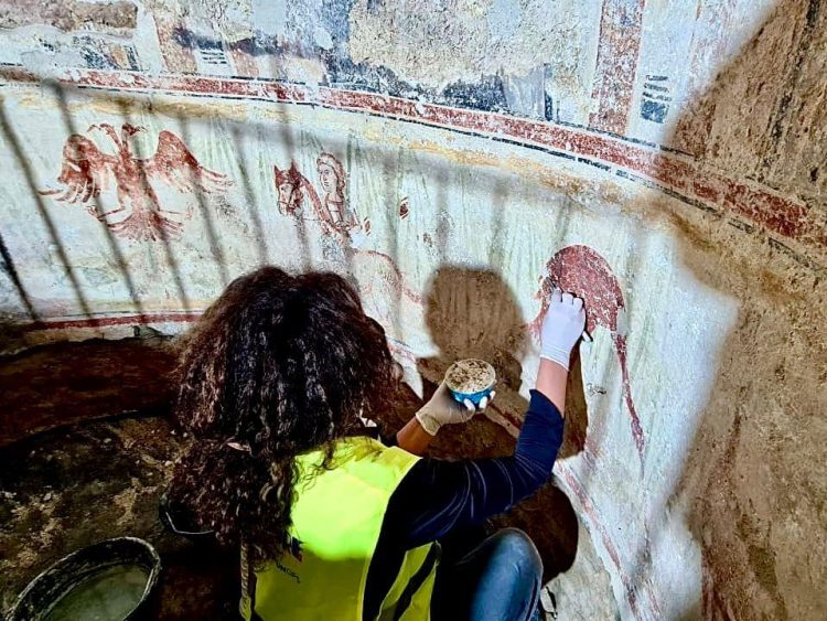 Rama: Gjatë restaurimit të pikturës murale në Kishën e Shna Ndout dolën në dritë portrete dhe figura shenjtorësh