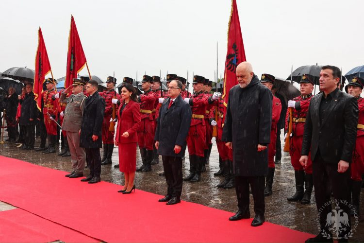 80-vjetori i Çlirimit, Begaj përkujton dëshmorët: Sakrifica e tyre, amaneti ynë! Aspirata e tyre për liri mbetet detyrimi ynë