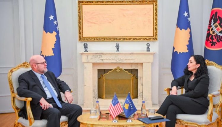 Osmani bisedon me Hovenierin për ndryshimet në administratën amerikane pas fitores së Trumpit