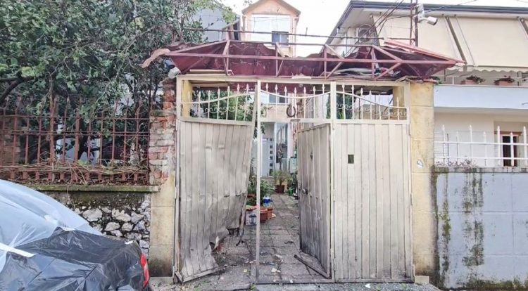 Shpërthim në godinën e përshtatur si studio muzikore në Kamëz, Policia: Ka vetëm dëme materiale