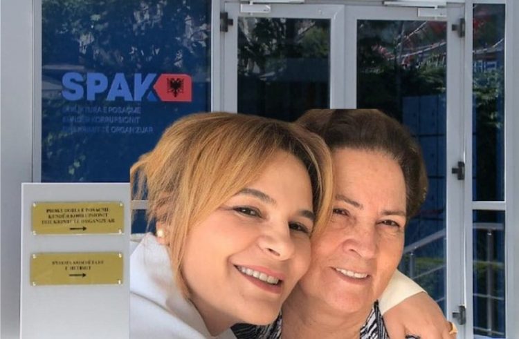 Dy vila në Tiranë, GJKKO vendos sekuestrimin e pasurive të Monika Kryemadhit dhe nënës së saj  