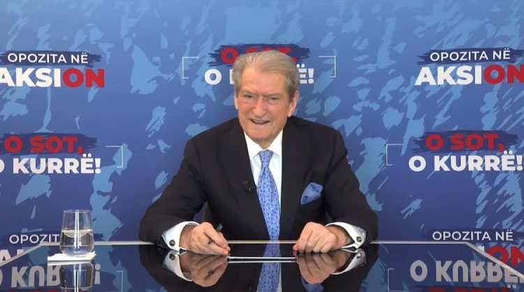 Berisha përkujton intelektualët e vrarë gjatë komunizmit: Diktatura sot u vendos me bekimin e SHBA