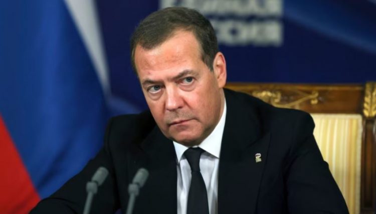 Ish-Presidenti rus Medvedev: Udhëheqësi konservator gjerman po synon ta përshkallëzojë luftën