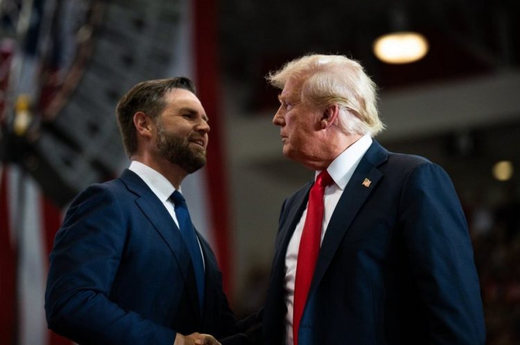 “Qëndroni në radhë, votoni”, Trump thirrje amerikanëve: Fitorja s’është ende e sigurt