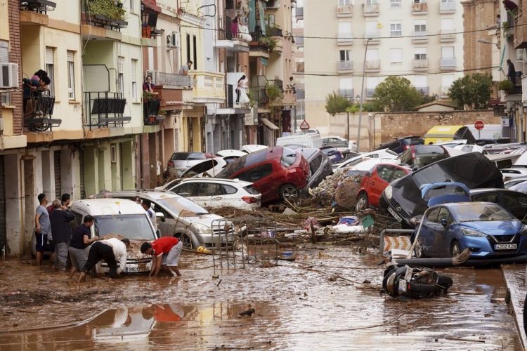 Thellohet bilanci tragjik nga përmbytjet në Spanjë, shkon në 202 numri i të vdekurve