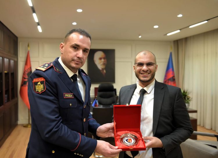 Kryepolici Proda takohet me të Ngarkuarin me Punë të Kuvajtit