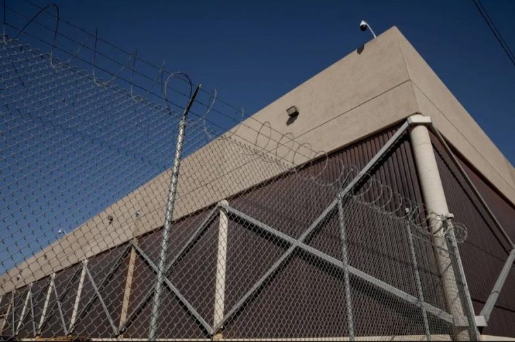 Dronë dhe snajperë në gatishmëri për të mbrojtur numëruesit e votave në Arizona