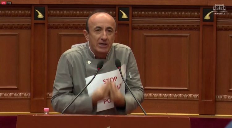 “Jeni bërë si mumje”/ Dashnor Sula: I shkatërruat jetën dhe familjen Salianjit