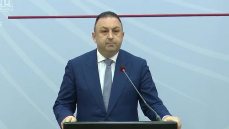 Drejtuesit e rinj të policisë në qarqe/ Ministri Hoxha kujton masakrën e Shkodrës: Autorët duhet të shkojnë sa më shpejt para drejtësisë!