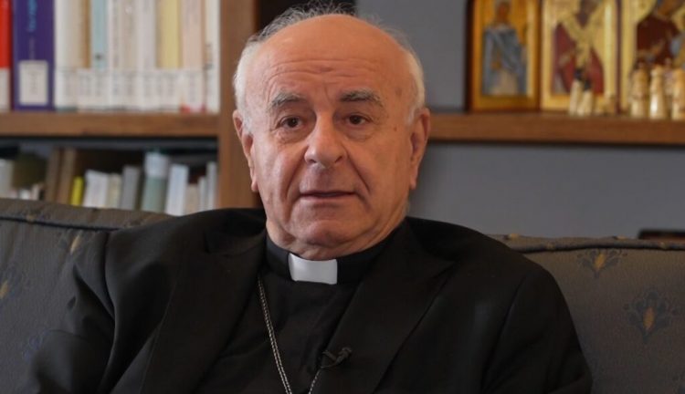 “Berisha erdhi në Romë me mua”, prifti katolik: E shoqërova të blinte dorezat e dyerve të shtëpisë