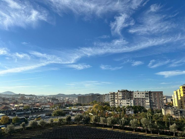 Temperaturat ulen deri në -4 gradë C, njihuni me parashikimin e motit për sot  