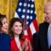 Jo vetëm kampi i Harris, edhe Nancy Pelosi fajëson Biden për humbjen e zgjedhjeve 