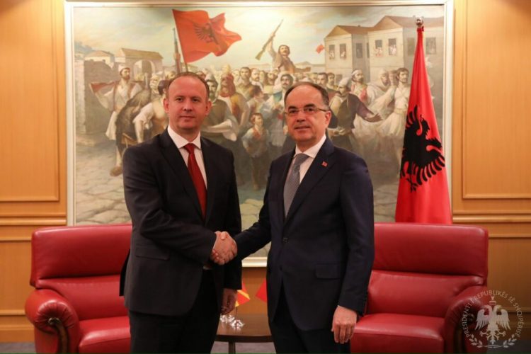 Presidenti Begaj pret në takim kryetarin e Kuvendit të RMV-së, Afrim Gashi