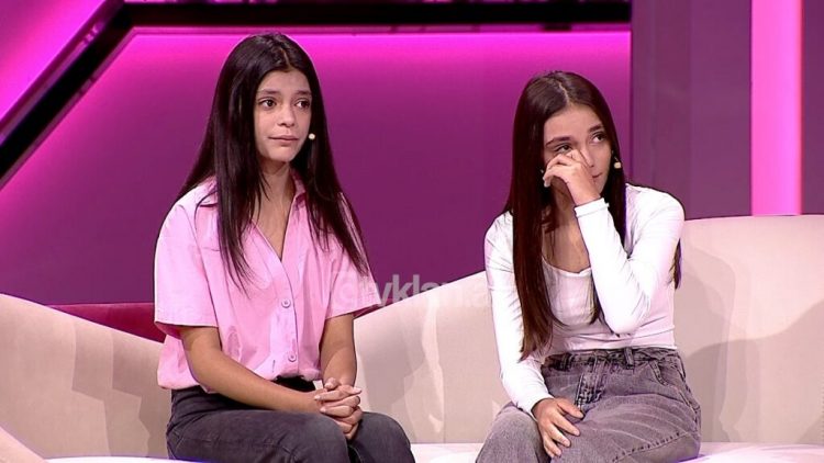 Pjesëtimi i një familjeje, dy motrat rrëfejnë mes lotëve e dhimbjes divorcin e prindërve
