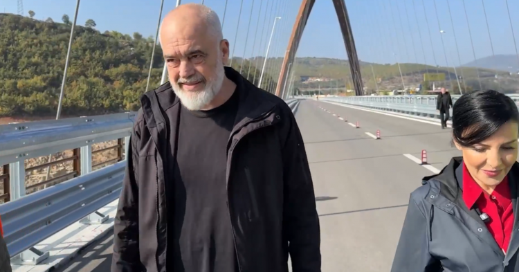 Hapet Ura e Madhe në Kukës, Rama ironizon Berishën: Nga penxherja u tha që iu këputën këmbët, kur nuk ka fare 
