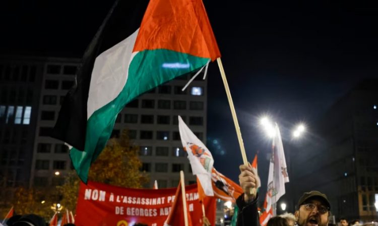 Protesta në Paris kundër aktivitetit në përkrahje të Izraelit