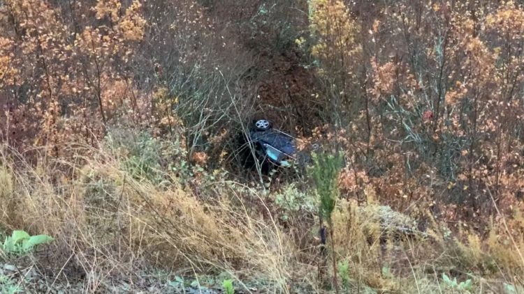 Makina bie në greminë, humb jetën shoferi në Bulqizë