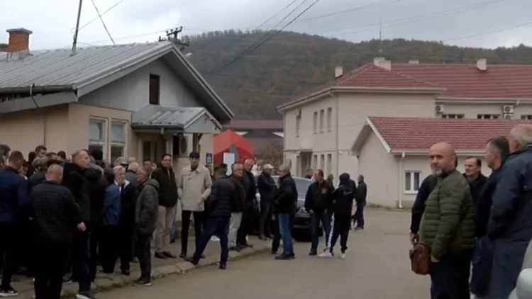 Protesta në Medvegjë, shqiptarët ankohen për mohim të të drejtave në Luginën e Preshevës