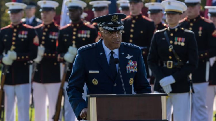 “Trump është gati të shkatërrojë Departamentin e Mbrojtjes”, demokratët: Do shkarkojë gjeneralët që mbrojtën Kushtetutën