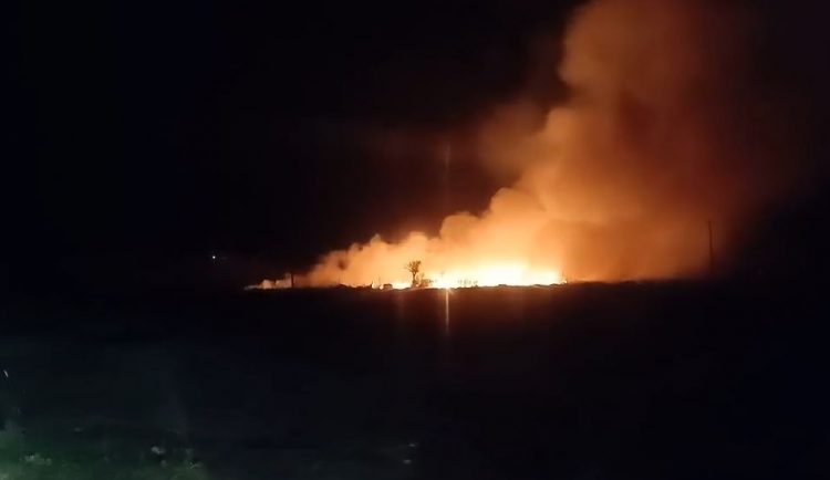 Përfshihet nga flakët pika e mbeturinave në Selenicë
