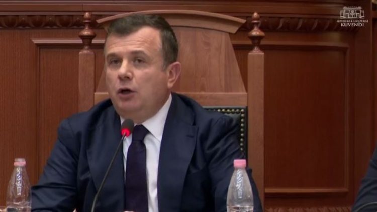 Kërkesa e Berishës për votimin e rezolutës kundër gjenocidit serb, Balla: Ju arrestuat Adem Jasharin