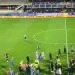 VIDEO/ Momenti kur mesfushori i Fiorentinës bie pa ndjenja në fushë