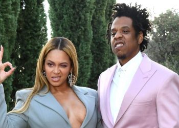 Jay-Z akuzohet se ka përdhunuar një vajzë 13-vjeçare, reperi e mohon: Akuza të pabaza dhe të neveritshme  