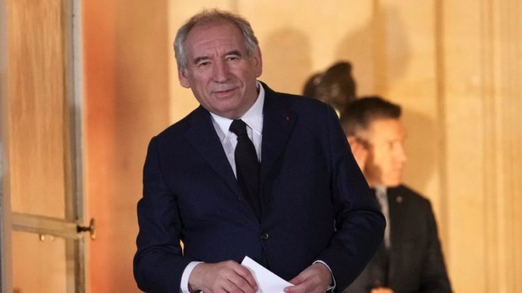 Kryeministri francez nis punën mes një sërë sfidash