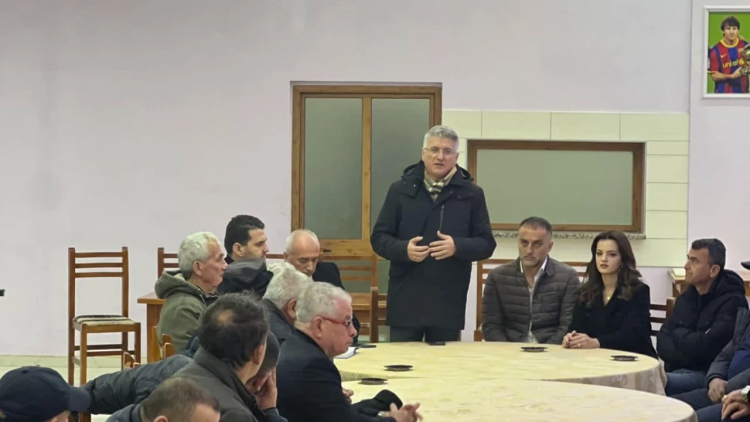 Gjekmarkaj takim me demokratët në Milot: Shqipëria i ka sytë edhe tek emigrantët, për t’u ndarë nga e keqja