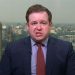 Shpërthimi në veri të Kosovës, ministri britanik për Europën: Sulm i tmerrshëm