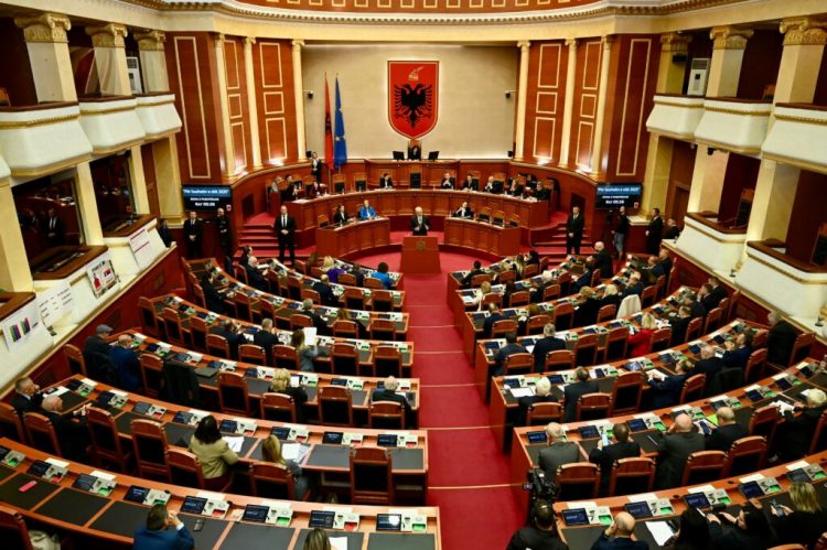 Votimi nen për nen i buxhetit 2025 dhe rikthimi i Berishës, çfarë pritet sot në Kuvend