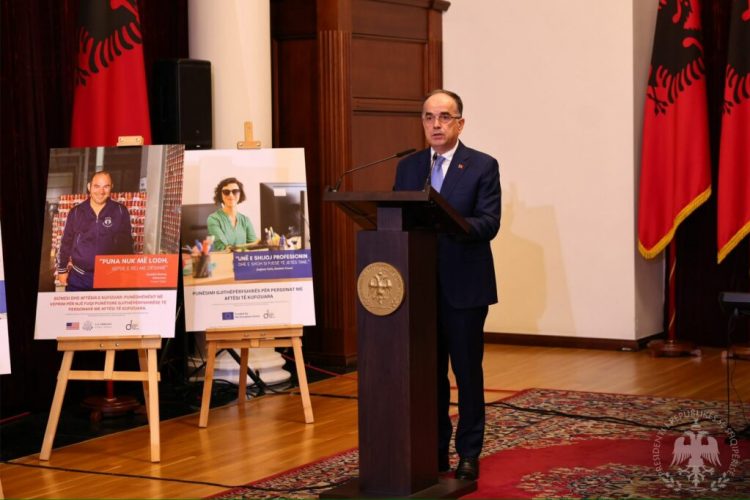Begaj: Të ndërtojmë kushtet e nevojshme që personat me aftësi të kufizuara të jetojnë në mënyrë të pavarur