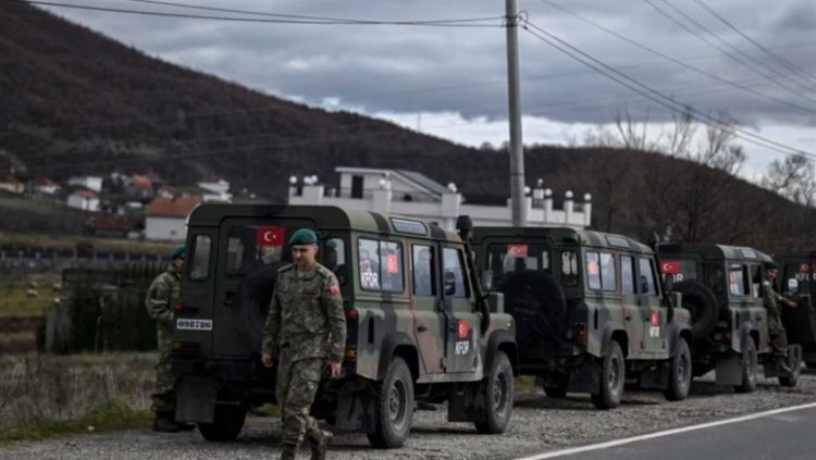 Turqia dislokon rreth 350 trupa në Kosovë
