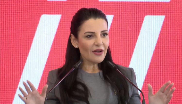 Balluku: Në 2025, targeti i ri të arrijmë 12 milionë pasagjerë