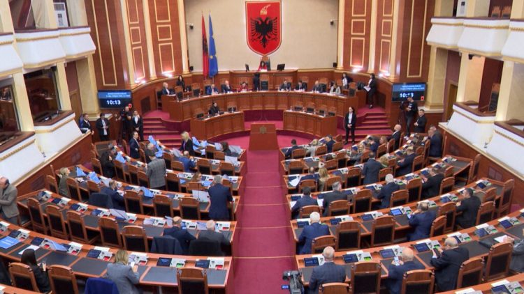 Parlamenti mblidhet sot në seancë plenare, pritet interpelancë me ministren Manastirliu