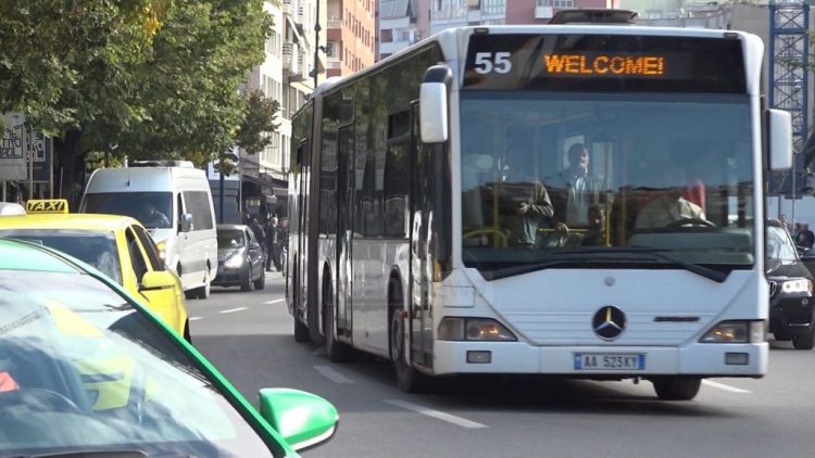 Nis aplikimi i të moshuarve për abone falas