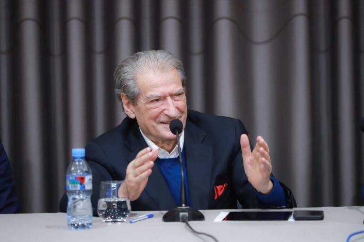 “Çmimi i naftës do të jetë më i ulëti në rajon”, Berisha: Kosova e merr nga Durrësi dhe e ka 50% më lirë 