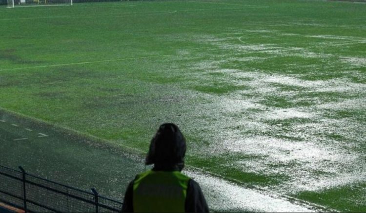 Kushtet atmosferike në Shqipëri, shtyhen tre ndeshje 