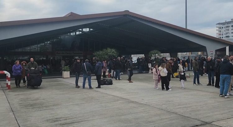 Festat e fundvitit rikthejnë në atdhe emigrantët shqiptarë