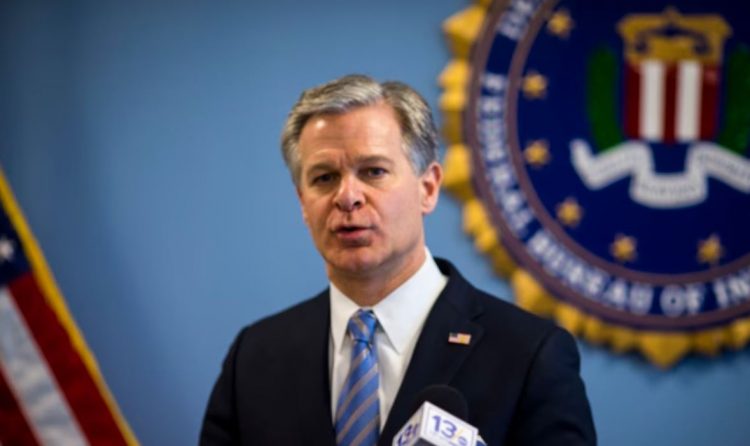 Drejtori i FBI-së Chris Wray njofton se do të japë dorëheqjen përpara se Donald Trump të marrë drejtimin e SHBA