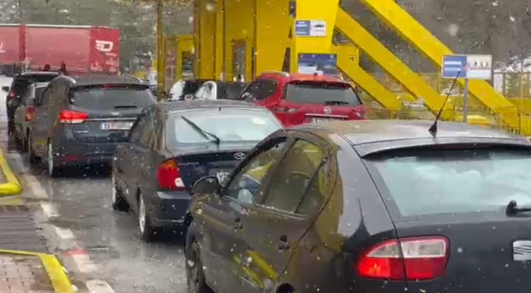 Fluks në Kapshticë, më shumë se 6 mijë emigrantë hyjnë në Shqipëri gjatë 24 orëve 