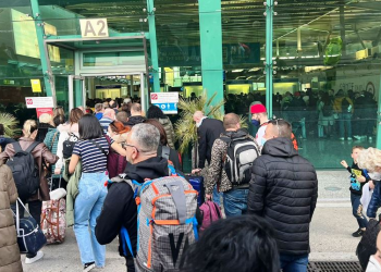 Studimi: 1 në 3 të rinj shqiptarë duan të largohen nga vendi 