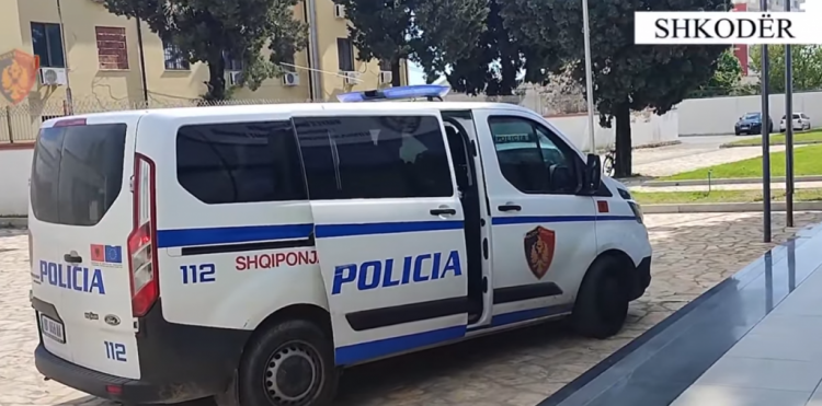 “Braktisi” furgonin me 18 sirianë, i riu kapet pas 10 muajsh në Shkodër