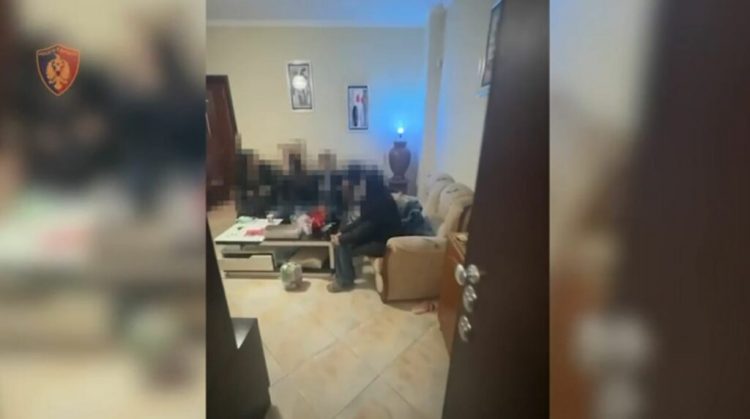 Goditet grupi i prostitucionit në Durrës/ Rekrutonin vajza nga Kina për t’i shfrytëzuar, 1 në pranga dhe 2 në kërkim