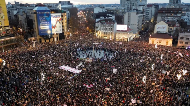 Protesta kundër qeverisë në Serbi, Vuçiç akuzon studentët: Po paguheni nga Perëndimi 